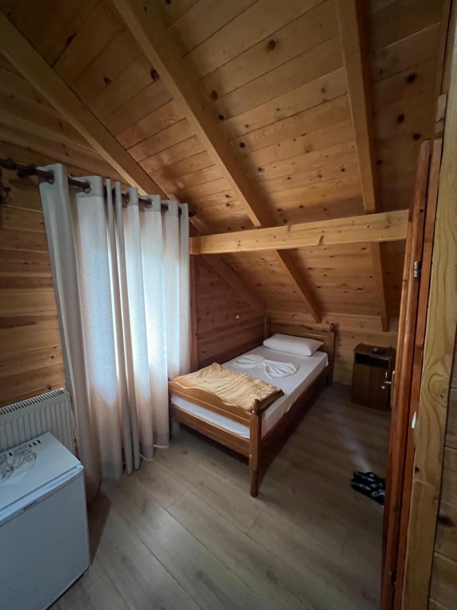 Vila Pepaj Razëm 外观 照片